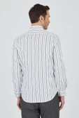 Beyaz-Mavi Uzun Kol Çizgili Desen Bez Ayağı İtalyan Yaka Cepsiz Esnek Classic Slim Fit Gömlek 1004250203 thumbnail 5