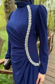 25Y4657 ELBİSE ABİYE KREP KUMAŞ BEL DROPELİ TAŞ DETAY - 2