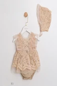 Kız Bebek Bej Dantel Kurdele Kemerli Aksesuarlı Dantel Şapkalı Tulum Elbise - 1
