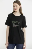 Egzotik Baskılı Rahat Kalıp Tişört - Siyah thumbnail 1