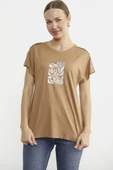 Omuz Detaylı Baskılı Penye Tişört - Kamel thumbnail 2
