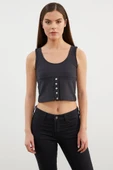 Askılı Düğme Detaylı Ribana Crop Tişört - Siyah thumbnail 1