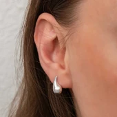 Gümüş Gözyaşı Damla Çivili Kadın Küpe thumbnail 3