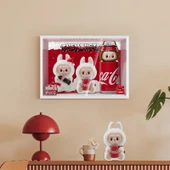 Vinil Bebek Cam Kapaklı Labubu Coca-Cola Seri Kör Kutu Fotoğraf Çerçevesi Tekli Paket [17*22cm] - 3