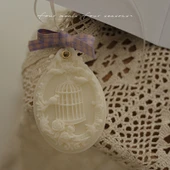 Alevsiz Oda Kokusu Mum Kolye - Beyaz Frezya Hikaye Koleksiyonu thumbnail 1