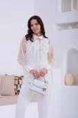 FRANSIZ DANTELLİ FIRFIRLI BROŞLU BLUZ - 1