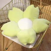 Avrupa Tarzı Petal Peluş Koltuk Minderi - Kırmızı 55cm - 9