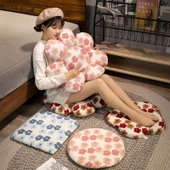 Sevimli Çiçekli Kuzu Yünü Minder - Mavi Çiçekli, 50cm thumbnail 6