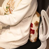 Sevimli Çiçekli Kuzu Yünü Minder - Mavi Çiçekli, 50cm thumbnail 11