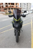 MOTOCAM Benelli TRK 702 X Siperlik Ön Cam 2025 Model 51cm Siyah Renkli 4mm 2. TASARIM - 3