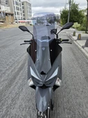 MOTOCAM Revolt RSX4 Siperlik Ön Cam 2022-2025 Model 78cm Füme Renkli 4mm UZUN CAM - 1