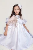 Kız Çocuk Omuzu Açık Yakası Taş İşlemeli Göğsü Fırfırlı İçi Astarlı Beyaz Abiye thumbnail 5