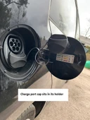 Şarj bağlantı noktası kapağı tutucu (koltuk mii elektrik, skoda citigo-e, volkswagen e-up!) (Plastik Aparattır!!!) - 5