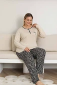 Kadın Desenli Bisiklet Yaka 3 Düğmeli Yırtmaç Detaylı Büyük Beden Viskon Uzun Kol Pijama Takımı - 4