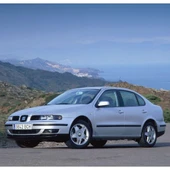 Seat Toledo 1999-2004 Ön Cam Silecek Vida Kapağı 1J0955205A - 2