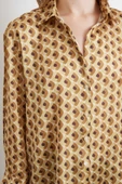 Geometrik Desenli Saten Gömlek Bej thumbnail 4