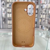 iPhone 16 MagSafe Yumuşak Silikon Kılıf – Lansman İçi Kadife Dokulu, Kablosuz Şarj Destekli Kahverengi - 2