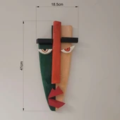 Dalgın Bir Tip – El Yapımı Renkli Soyut Ahşap Yüz Maskesi (41x18,5 cm) - 4