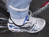 Byr Bisiklet Pantolon Klipsi - Kot pantolonunuzun/Pantolonunuzun zincire takılmasını önler. (Plastik Aparattır!!!) 3D - 5