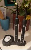 Oral-B Elektrikli Diş Fırçası Standı, Entegre Şarj Cihazı ile 2 konumlu (Plastik Aparattır!!!) - 4