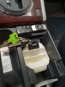 Byr Telefonlar ve anahtarlar bardak tutucu T3029409 3D - 1