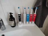 Byr Oral-B Elektrikli Diş Fırçası Standı, Entegre Şarj Cihazı ile 4 konumlu T3505890 3D - 6