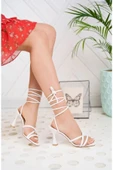 Cruella Beyaz Garantili Günlük Kadın Ortopedik Tarz ve Şık Bağlamalı Topuklu Sandalet CRUELLA-4136 thumbnail 3