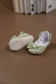 Fiyonklu Kız Bebek Babet Ayakkabı İnci Detaylı Cırt Cırtlı Yeşil thumbnail 5