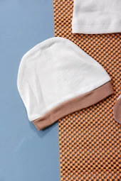 Unisex Papyon Detaylı Şapkalı Bebek Takım Krem Üzerine Parçalı Bej - 4