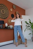 Beyaz Püskül Detaylı Bluz - 1