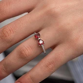 Kırmızı Taşlı Kalpli 925 Gümüş Yüzük Kadın thumbnail 5