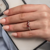 Kırmızı Taşlı Kalpli 925 Gümüş Yüzük Kadın thumbnail 4