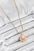 Zincir Zirkon Taşlı Pembe Sanatsal Portre İnci Detaylı Kelebek Model Gold Renk Kadın Kolye - EBJ250605W34541 thumbnail 2