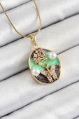 Zincir Zirkon Taşlı Yeşil Mor Sanatsal Portre İnci Detaylı Ağaç Ve Kelebek Figürlü Model Gold Renk Kadın Kolye - EBJ250605W34548 thumbnail 1