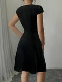 Lucky Life Kadın Kısa Kollu Geometrik Yakalı Janjan Krep Elbise thumbnail 6