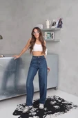 Arkadan tokalı jeans pantolon - 1