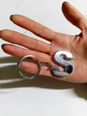 S Harfi Plastik Krom Kaplama Anahtarlık- Harf Çanta Süsü - 2