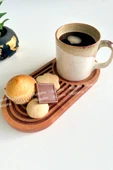 Doğal Ahşap Kahve Sunumluğu – Gökkuşağı Desenli Servislik | Kayın Ağacı 24x15 cm - 1