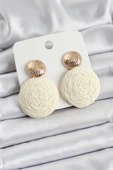 Krem Daire Figürlü Hasır Örgü Model Gold Renk Kadın Küpe - TJ-BKP10725 - 1