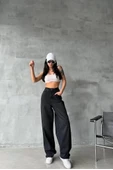 Arkadan tokalı jeans pantolon Siyah - 5