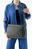 Unisex Paraşüt Kumaş Okul Çantası Çapraz Askılı Kadın Omuz Çantası 32*22 Cm Su İtici Hafif Kumaş - 11