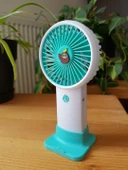Şarjli Mini El Fanı Masa Fanı Soğutucu Masa Üstü Vantilatör Usb Stantlı Cep Telefonu Tutucu Yeşil - 3