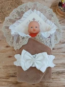 Yenidoğan Wool Yün Kumaş Taç Nakışlı Güpür Duvaklı Fiyonk Prizma Taş Unisex Kundak Bebek Battaniyesi Kahverengi - 2