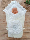 Yenidoğan Piramitland Soft Taç Nakışlı Bebek Battaniyesi Kundak Krem - 2