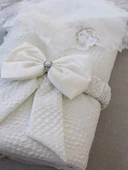 Yenidoğan Erguvan Kenar Fistolu Kundak Bebek Battaniyesi Ekru thumbnail 3