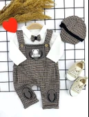 3-6-9-12 Ay Papyonlu Kırçıl Nakış Detaylı Kasket Şapkalı Uzun Kollu 3lü Erkek Bebek Salopet Takımı Bej - 1