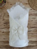 Yenidoğan İzmir İncisi Tül İşlemeli Pamuklu Fiyonklu Kundaklı Lüks 3lü Alt Açma Seti Ekru - 4