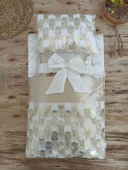 Yenidoğan İzmir İncisi Tül İşlemeli Pamuklu Fiyonklu Kundaklı Lüks 3lü Alt Açma Seti Gold - 1