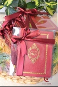 Kutulu İnci Tesbihli Yasin Kitabı Çanta Boy Termo Deri Kaplı Bordo 5 Adet– Arapça, Türkçe Okunuşlu ve Mealli – 128 Sayfa  Hac Umre ve Mevlit Hediyeliği thumbnail 1