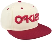 Oakley Mark III Flat Brim Şapka FOS901496 1AD Arctic White Iron Red - 1